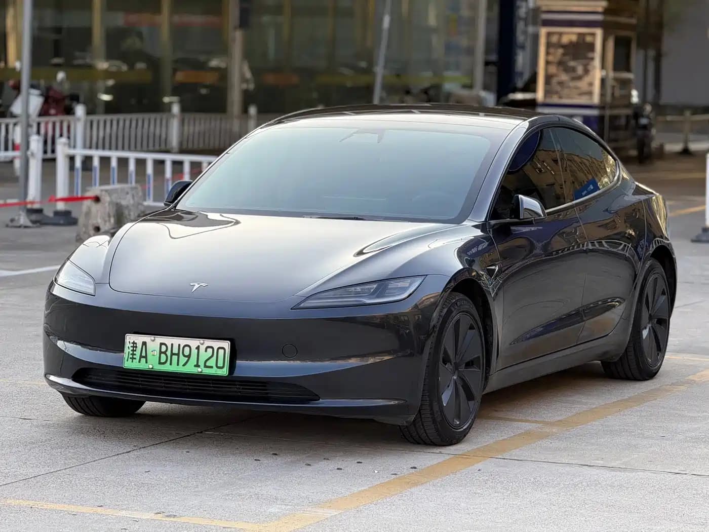Tesla Model 3 2023 Rear-Wheel Drive