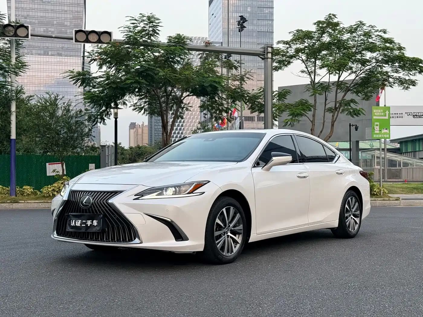 Lexus ES 2020 200 Excellence