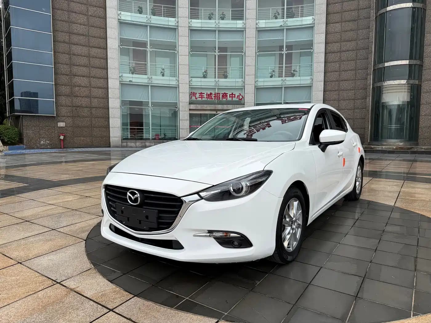 Mazda Mazda3 Axela 2017 Hatchback 1.5L Auto Luxury China VI