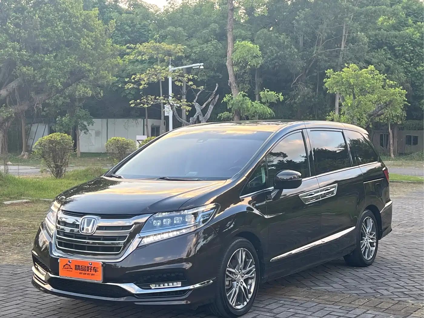 Honda Elysion 2019 2.0L Hybrid Luxury Edition