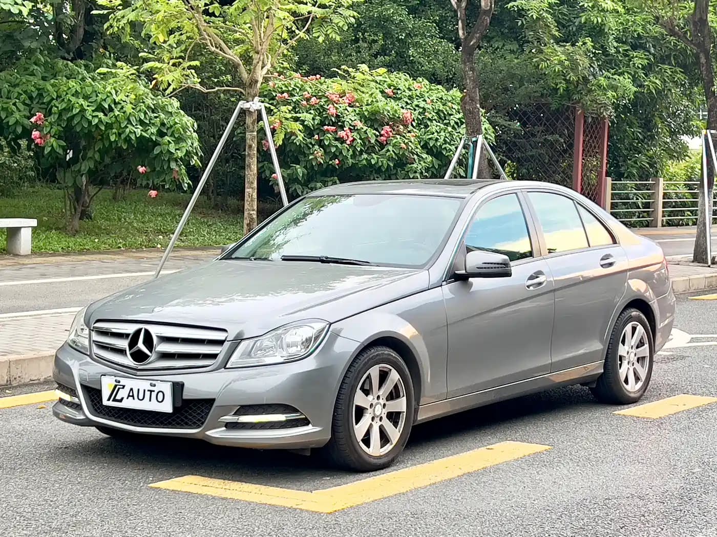 Mercedes-Benz C-Class 2013 Model C 180 CGI Classic