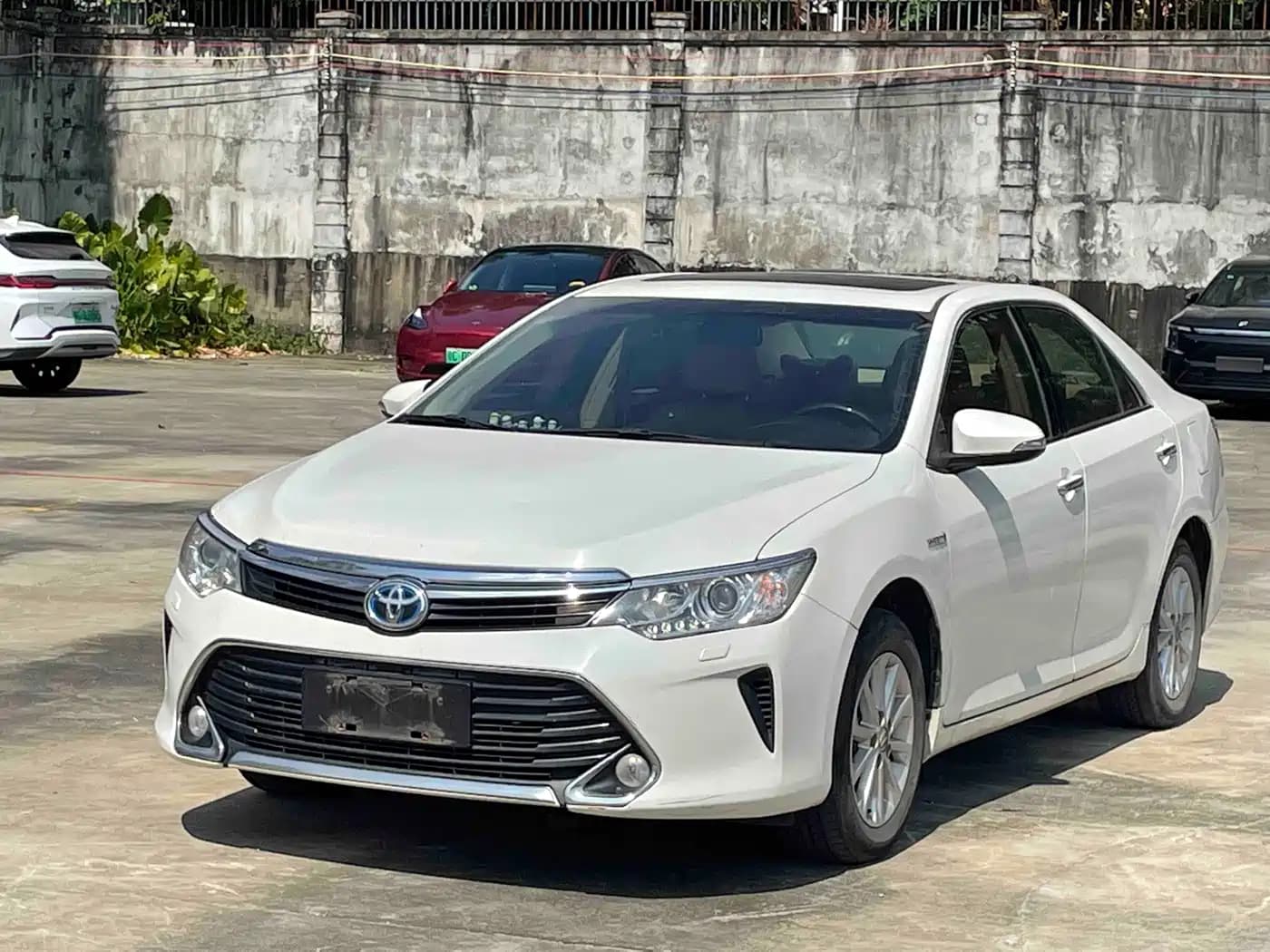 Toyota Camry 2016 Hybrid 2.5HG 10th Anniversary Luxury Navigation Edition