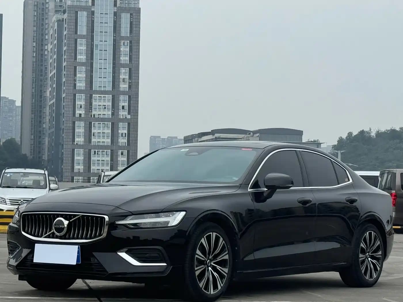 Volvo Volvo S60 2023 B4 Smart Comfort Luxury Edition