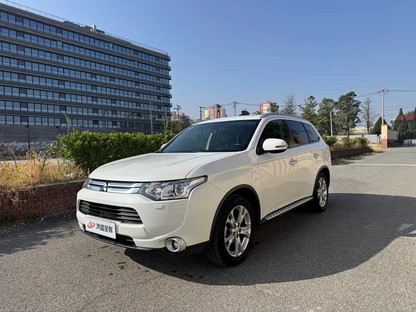Mitsubishi Outlander (Import) 2014 2.4L 4WD Luxury Value Edition 7-seater
