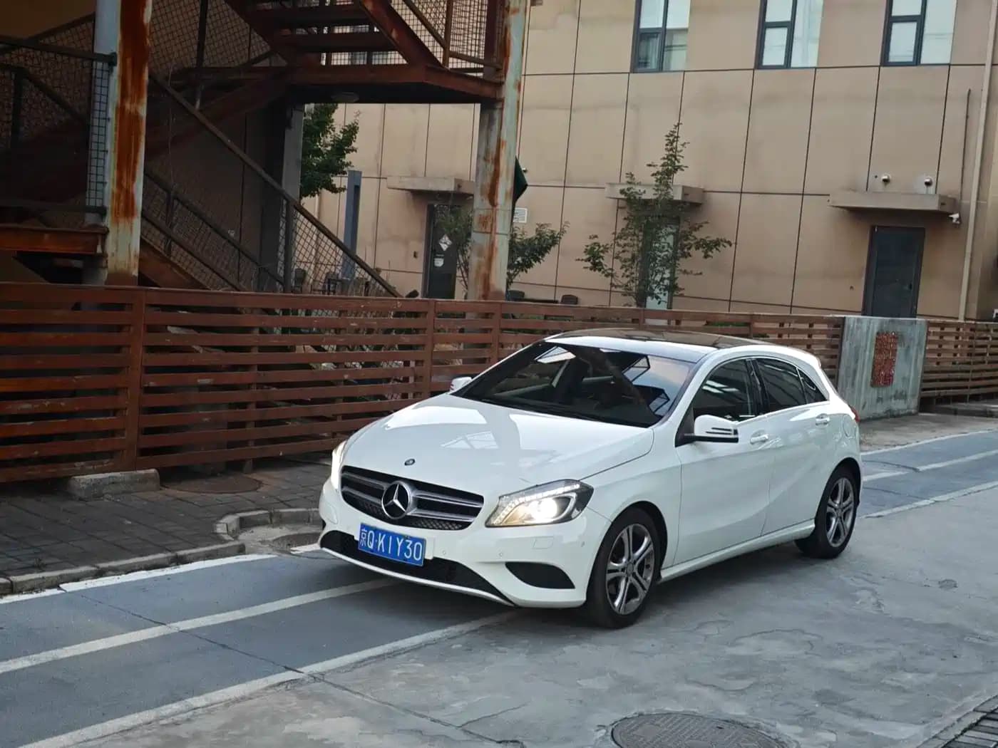Mercedes-Benz Mercedes-Benz A-Class (Import) 2015 A 200 Fashion