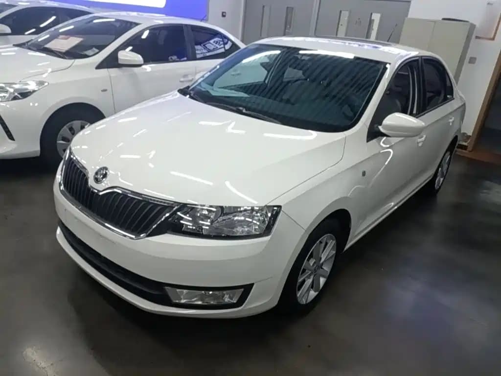 Skoda Rapid Škoda 2015 1.6L Automatic Smart Selection