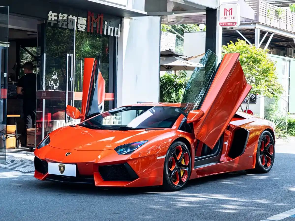 Lamborghini Aventador 2011 LP 700-4