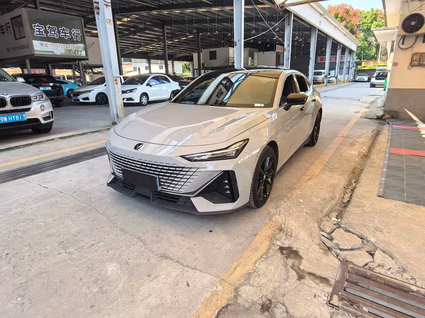 Changan Changan UNI-V 2022 1.5T Premium Model
