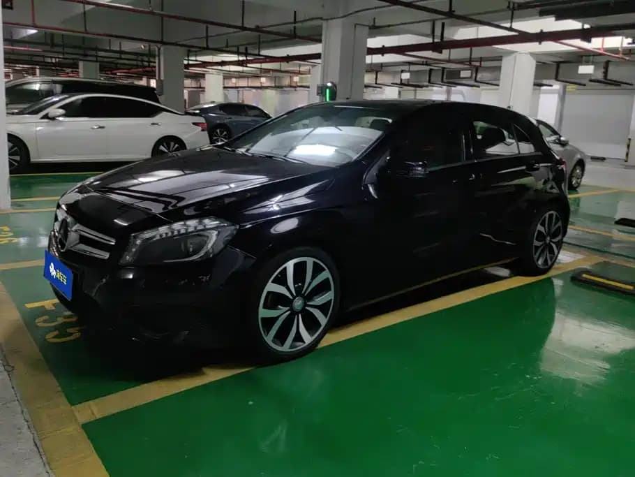 Mercedes-Benz Mercedes-Benz A-Class (Import) 2015 A 200 Fashion