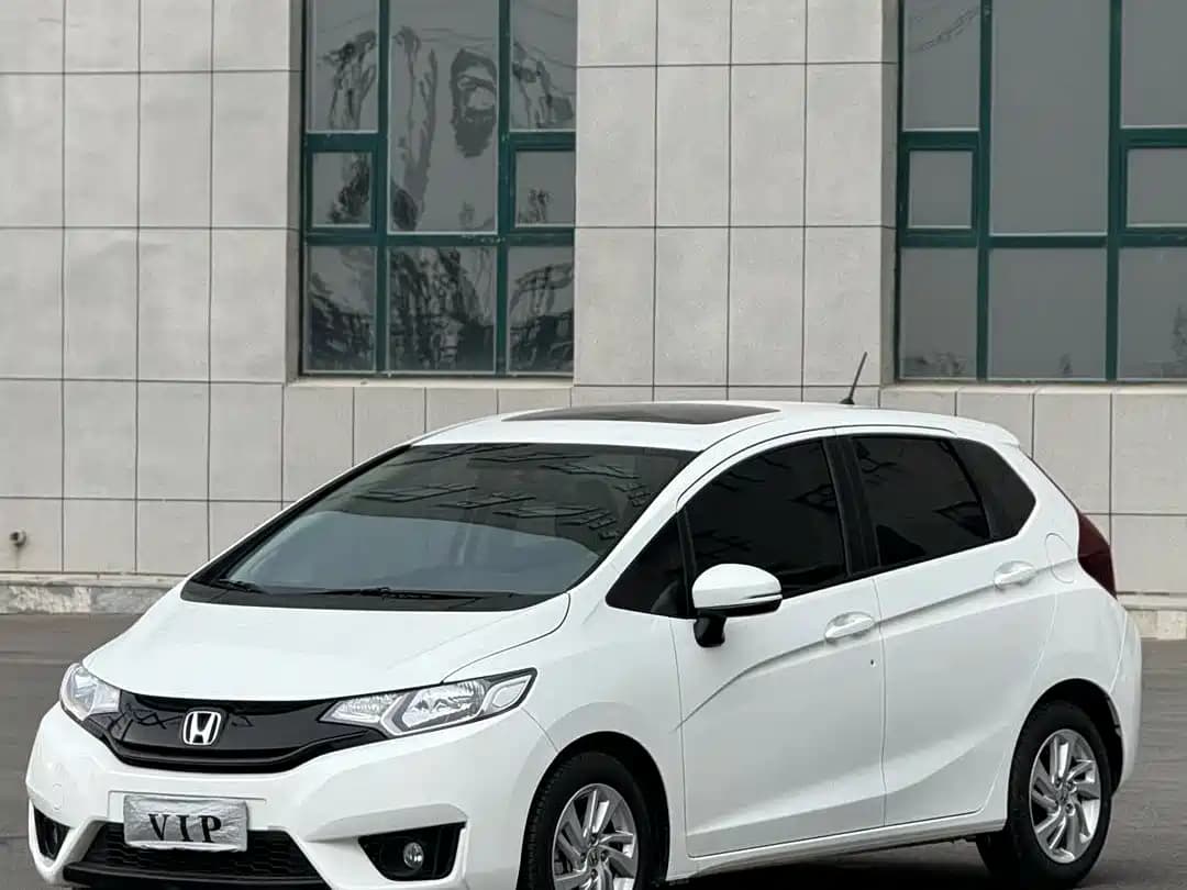 Honda Fit 2018 1.5L CVT Comfort Sunroof Edition