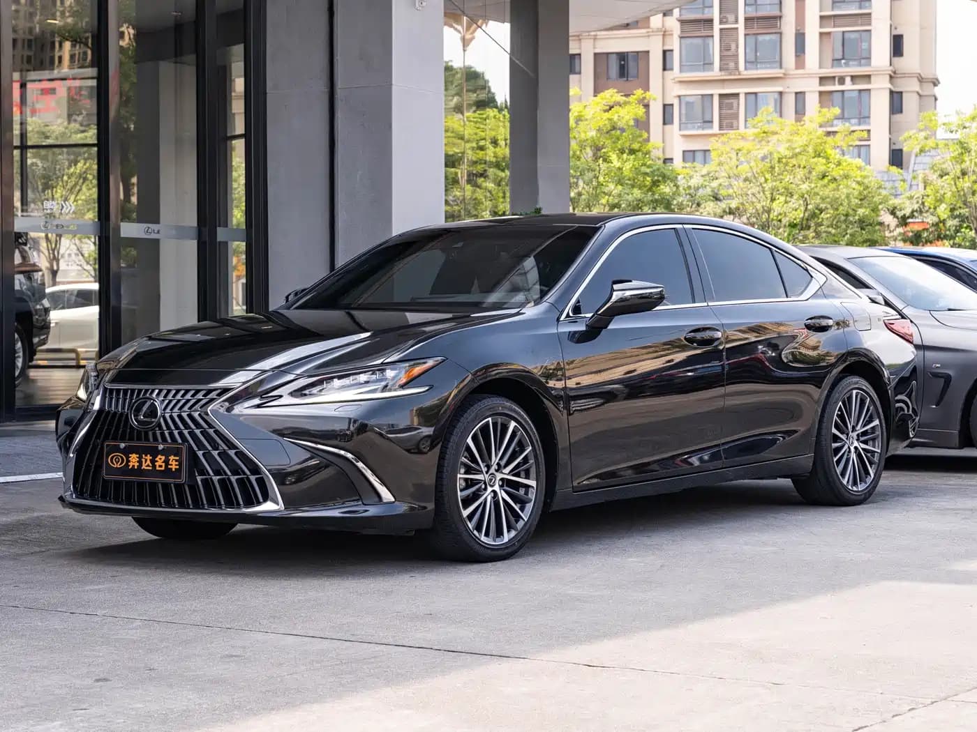 Lexus ES 2022 300h Ultimate Edition