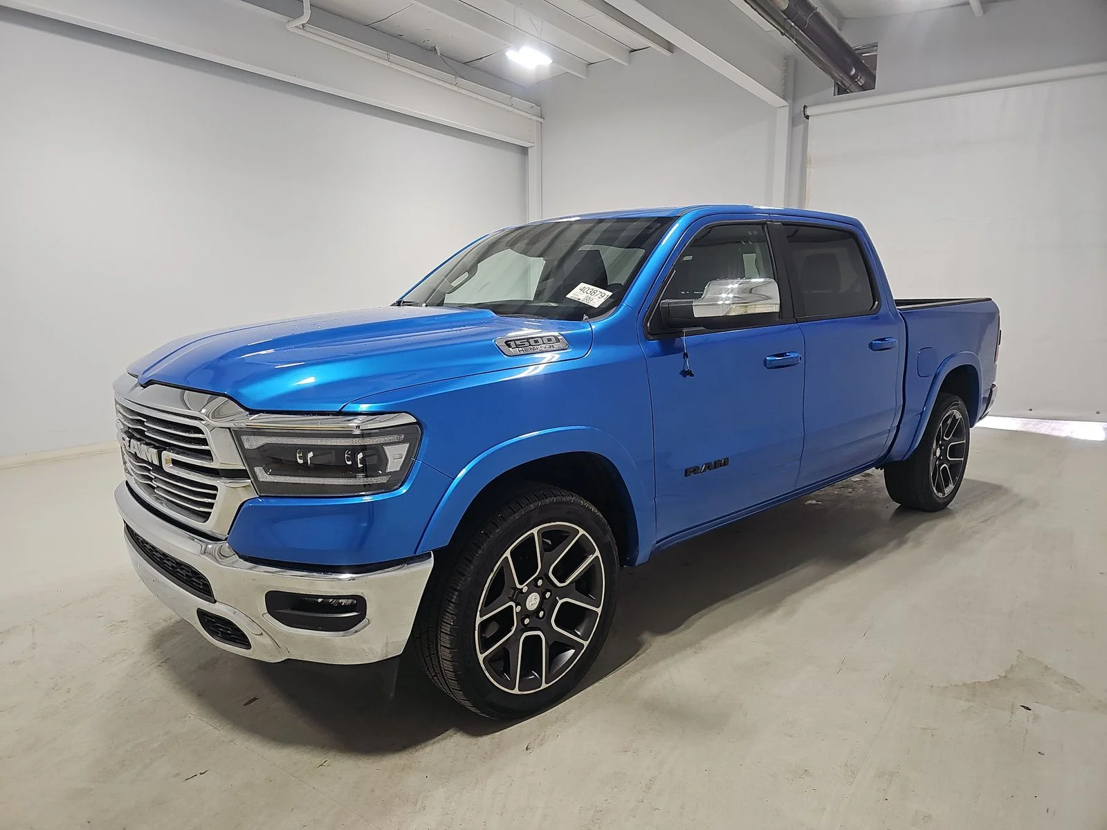 Ram 1500 Laramie Crew Cab Short Bed