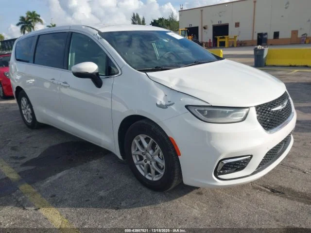 Chrysler Pacifica, Touring