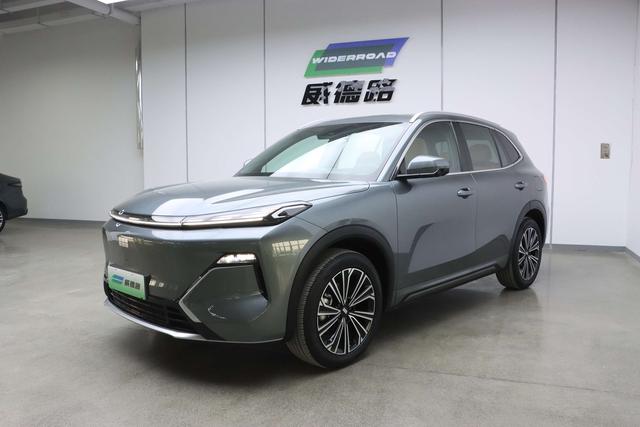 Geely Galaxy Starship 7 EM-i 2025 120KM Navigator Edition