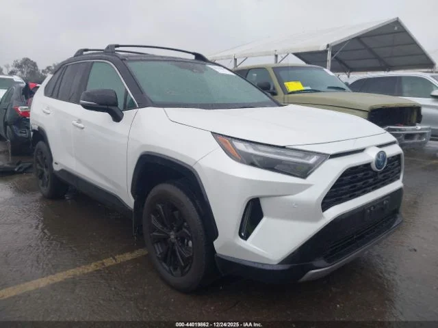 TOYOTA RAV4 HYBRID XSE