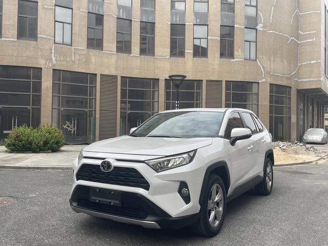 Toyota RAV4 CVT 2WD Fashion Plus Edition