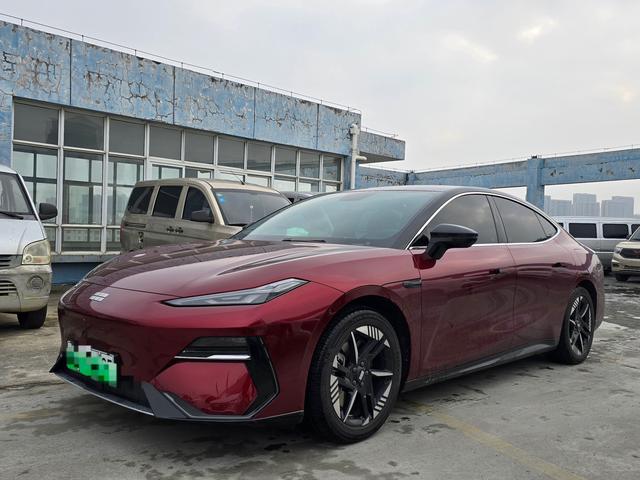 Geely Galaxy E8 2WD Dragon Edition