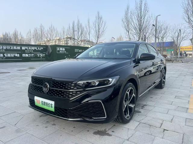 Volkswagen Passat 380TSI Dragon Edition