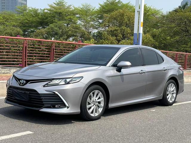 Toyota Camry 2.0G