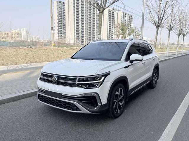 Volkswagen Tharu 300TSI Full Moon Edition